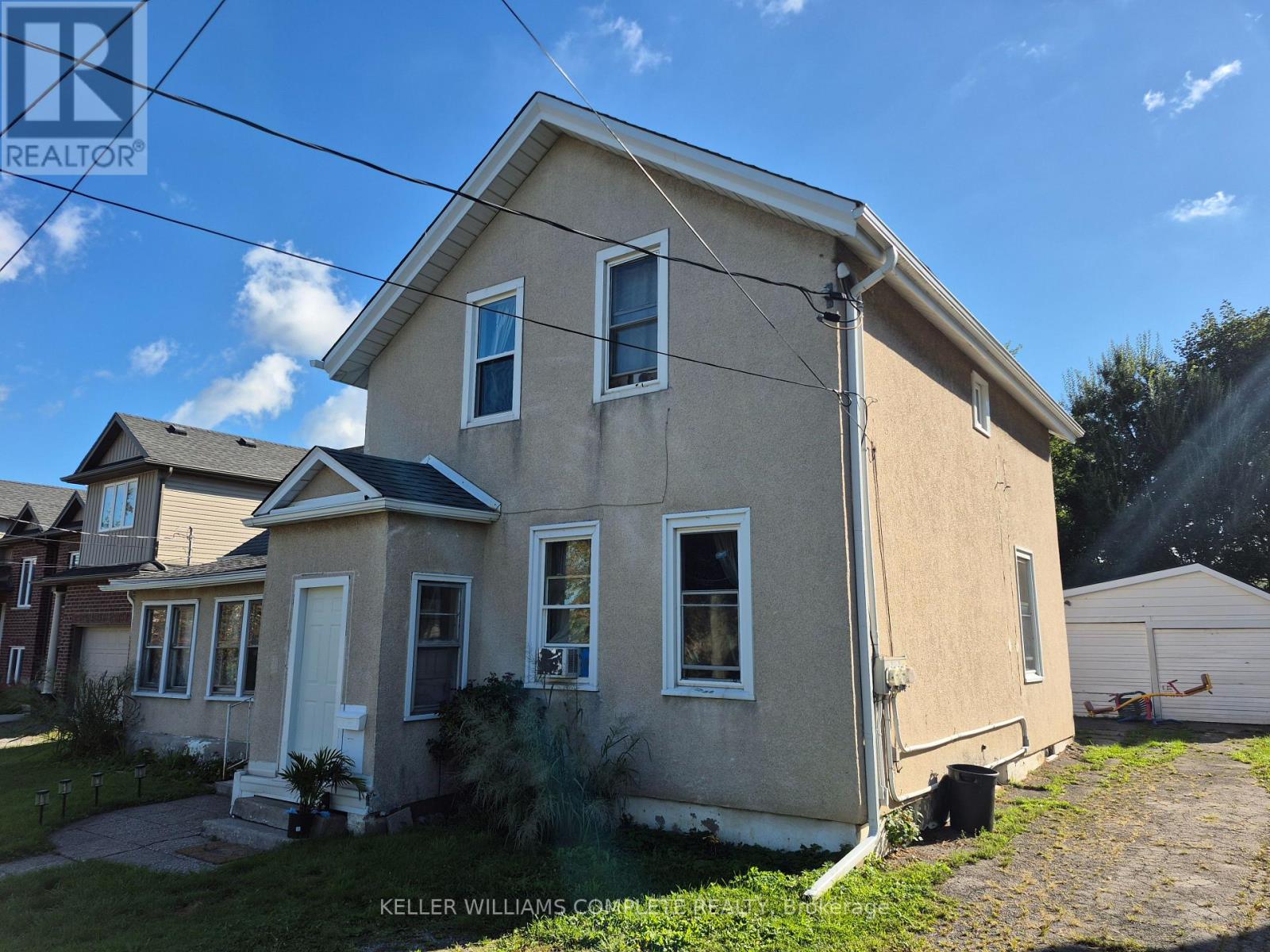 20 Carleton Street N, Thorold, Ontario  L2V 2A4 - Photo 3 - X13869162