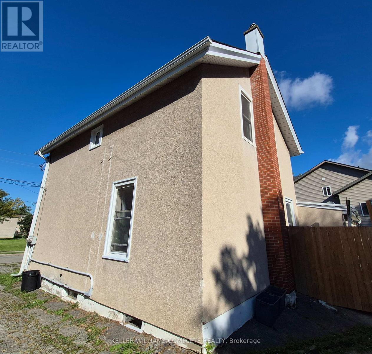20 Carleton Street N, Thorold, Ontario  L2V 2A4 - Photo 4 - X13869162