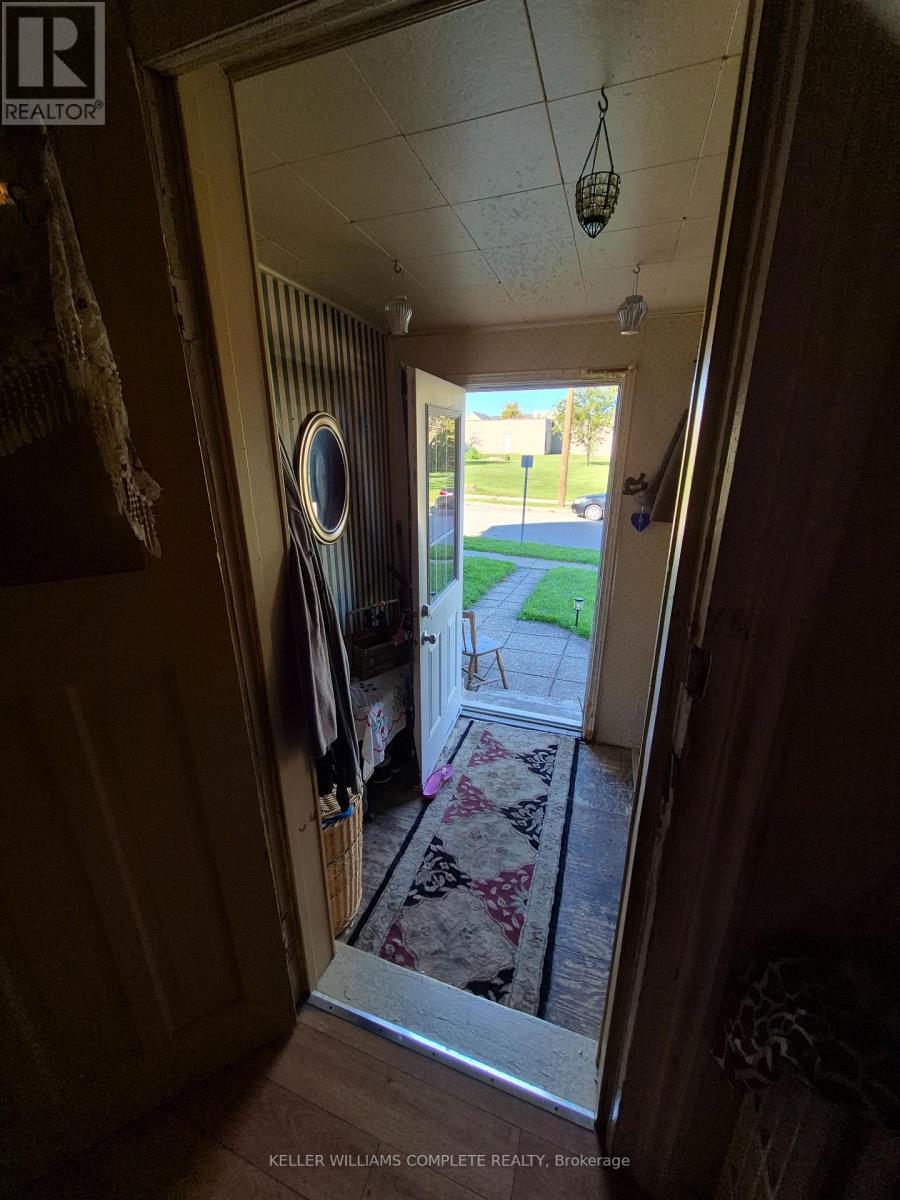 20 Carleton Street N, Thorold, Ontario  L2V 2A4 - Photo 9 - X13869162