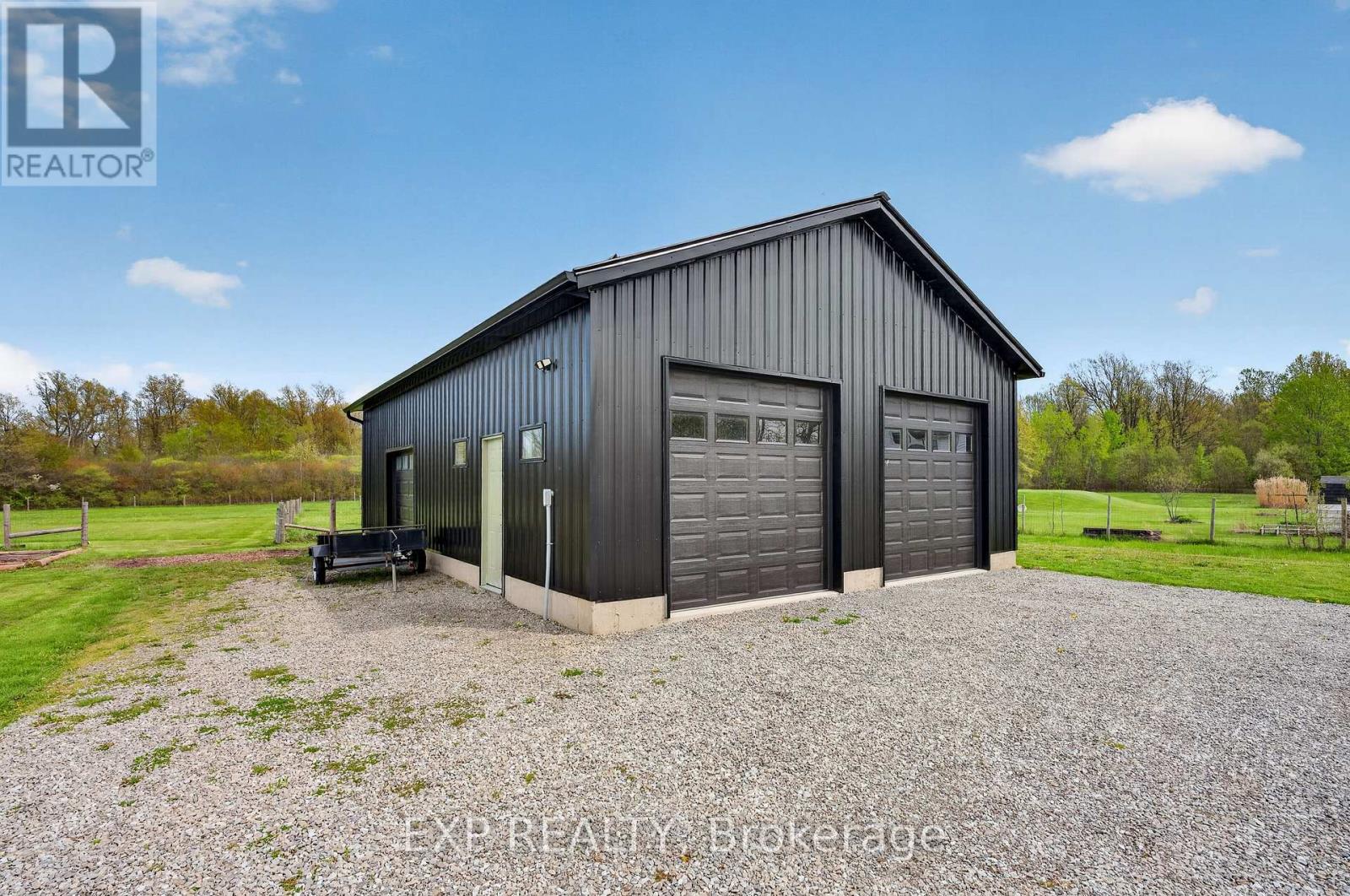 2266 Pettit Road, Fort Erie, Ontario  L2A 5M4 - Photo 2 - X13869386