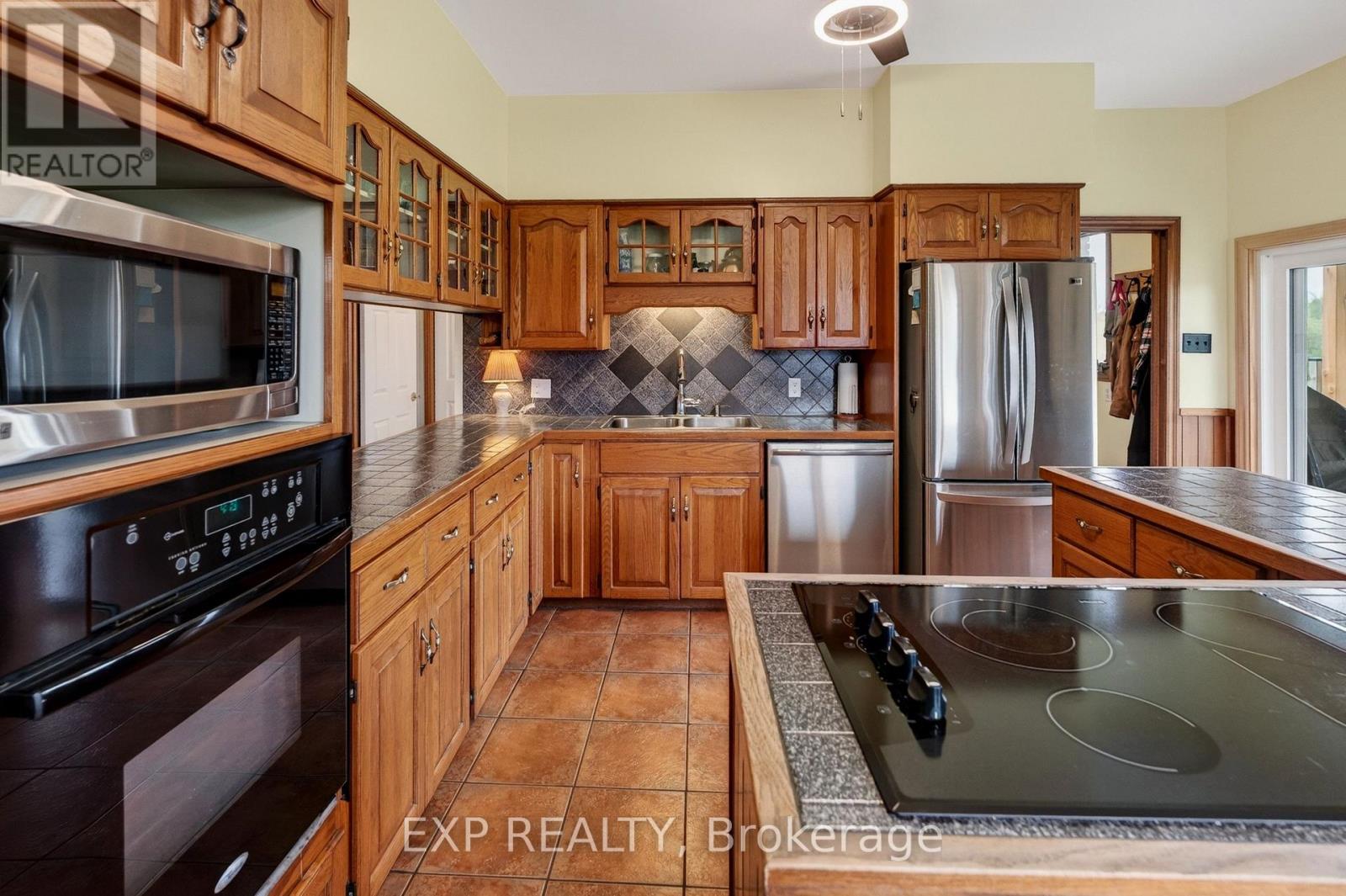 2266 Pettit Road, Fort Erie, Ontario  L2A 5M4 - Photo 21 - X13869386