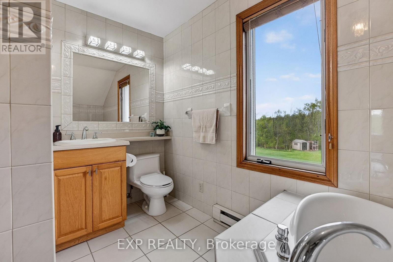 2266 Pettit Road, Fort Erie, Ontario  L2A 5M4 - Photo 28 - X13869386