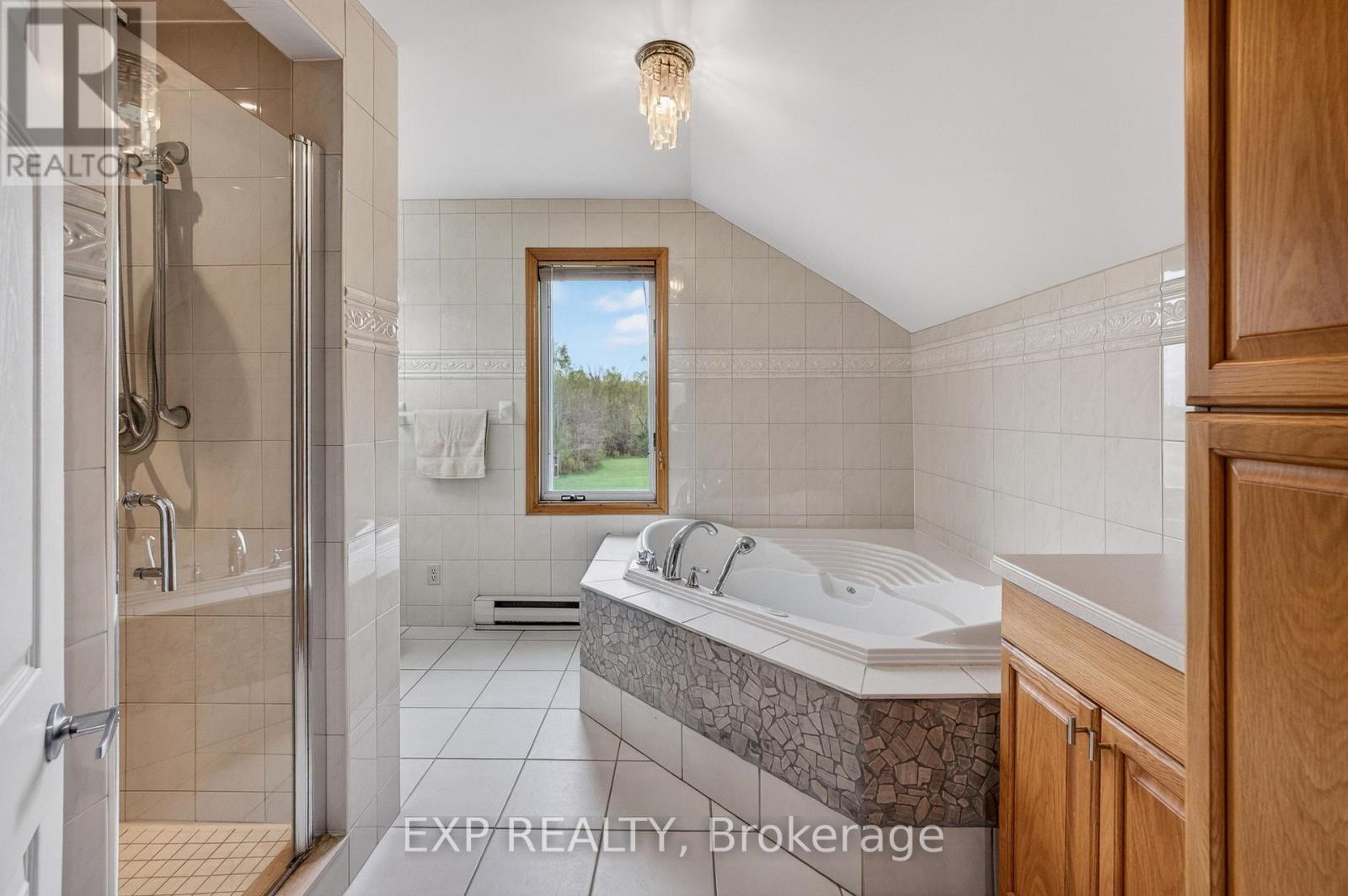 2266 Pettit Road, Fort Erie, Ontario  L2A 5M4 - Photo 29 - X13869386