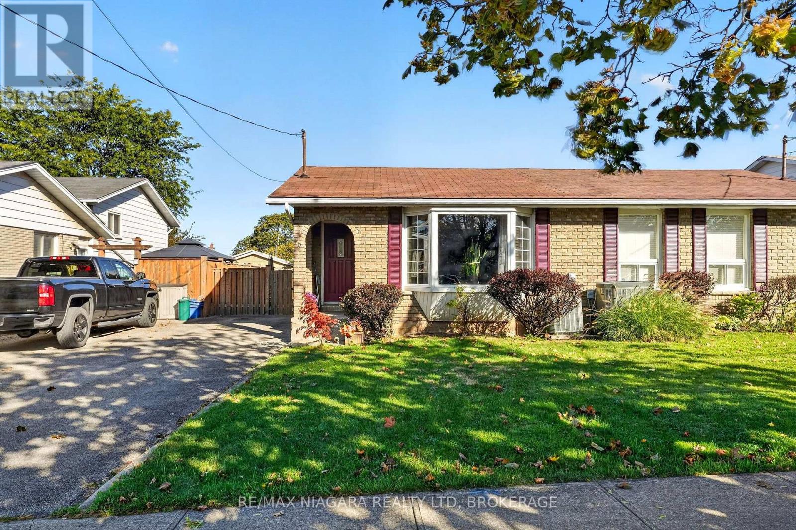 45 GREEN MAPLE DRIVE, St. Catharines, Ontario