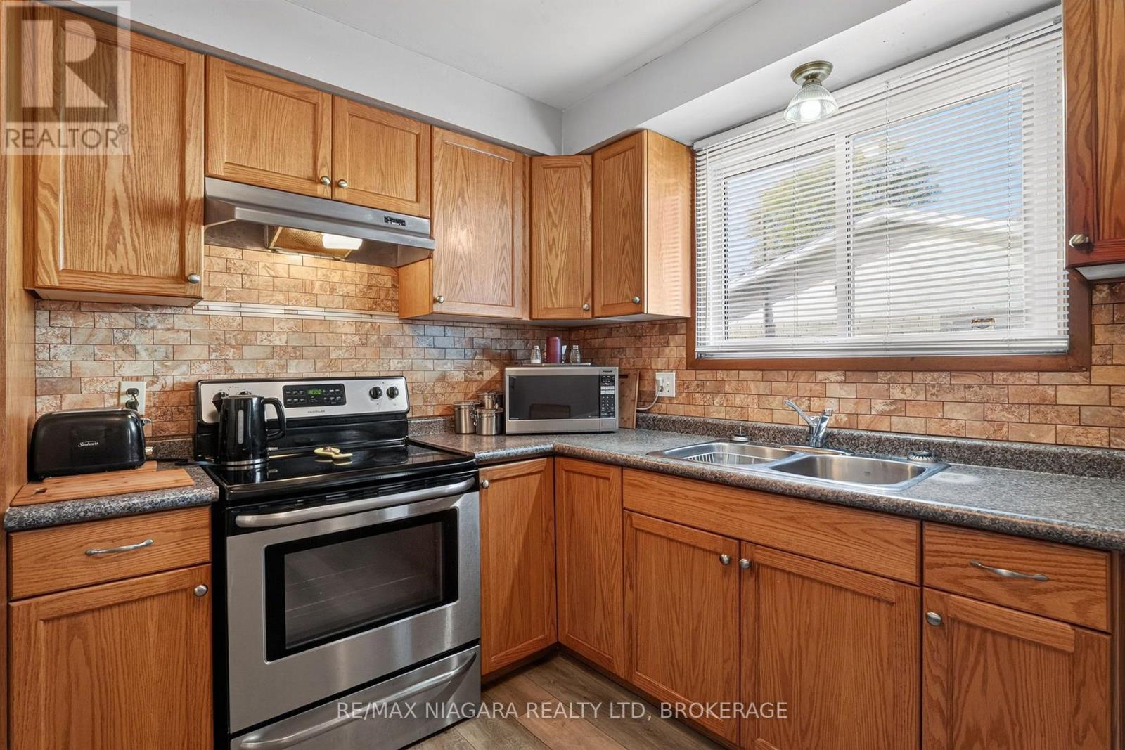 45 Green Maple Drive, St. Catharines, Ontario  L2P 3P4 - Photo 9 - X13869642