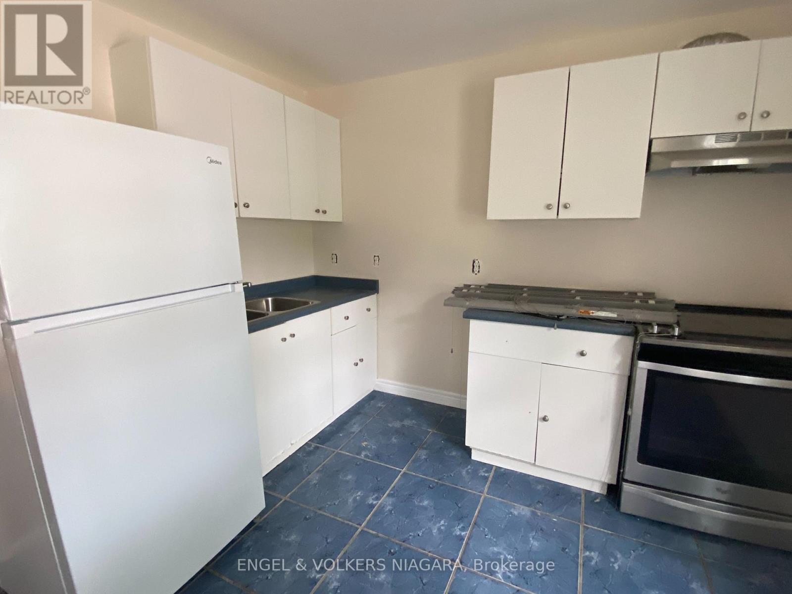 2 - 5006 Willmott Street, Niagara Falls, Ontario  L2E 1Z8 - Photo 6 - X13869910