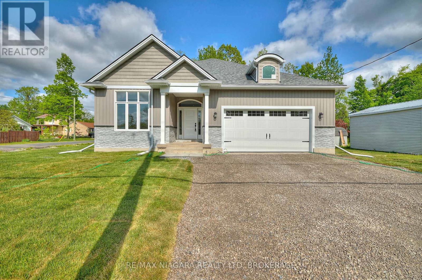 196 BERNARD AVENUE, Fort Erie, Ontario
