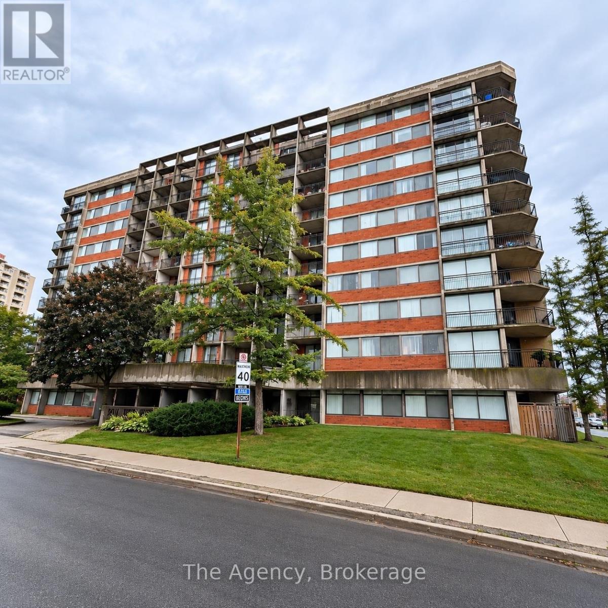 106 - 2200 Sherobee Road, Mississauga, Ontario  L5A 3Y3 - Photo 4 - W13871818