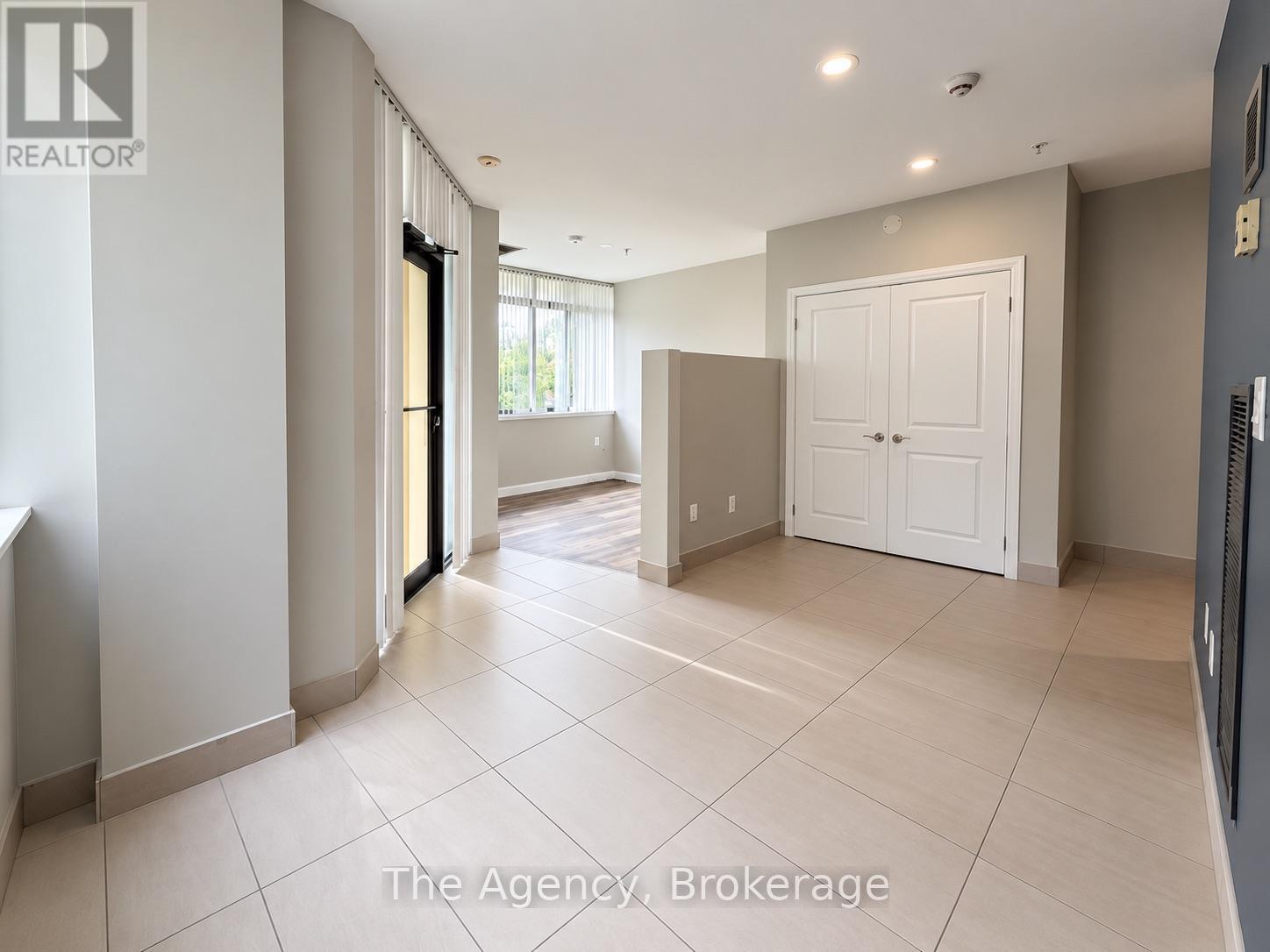 106 - 2200 Sherobee Road, Mississauga, Ontario  L5A 3Y3 - Photo 7 - W13871818