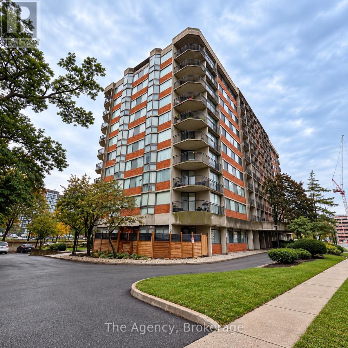 201 - 2200 SHEROBEE ROAD, Mississauga, Ontario