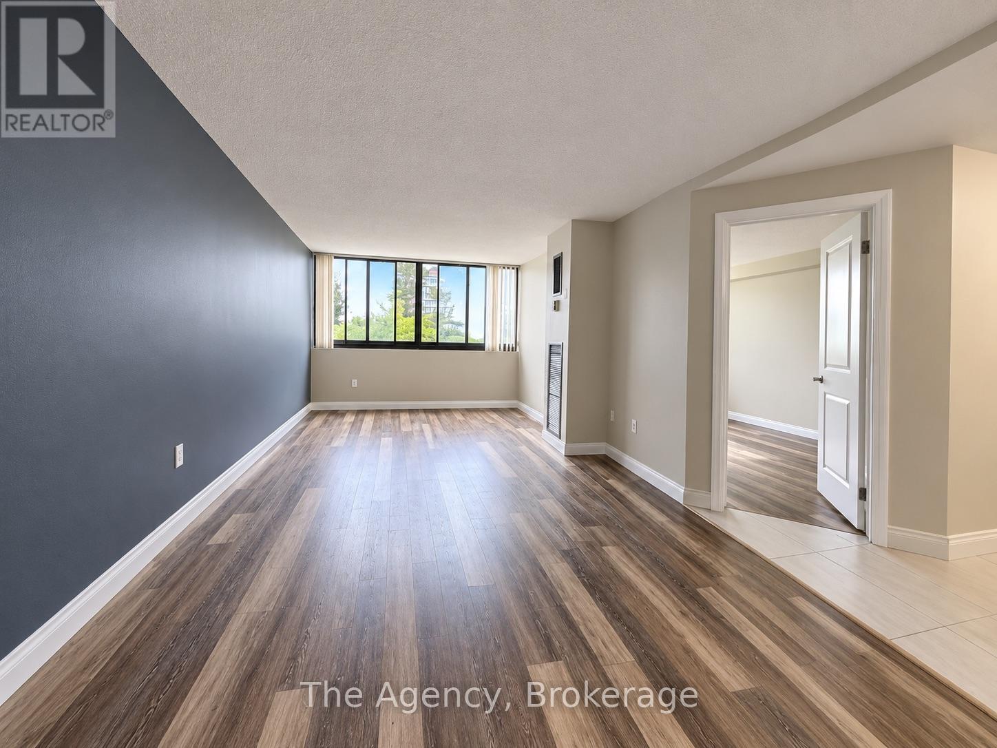 201 - 2200 Sherobee Road, Mississauga, Ontario  L5A 3Y3 - Photo 6 - W13871824