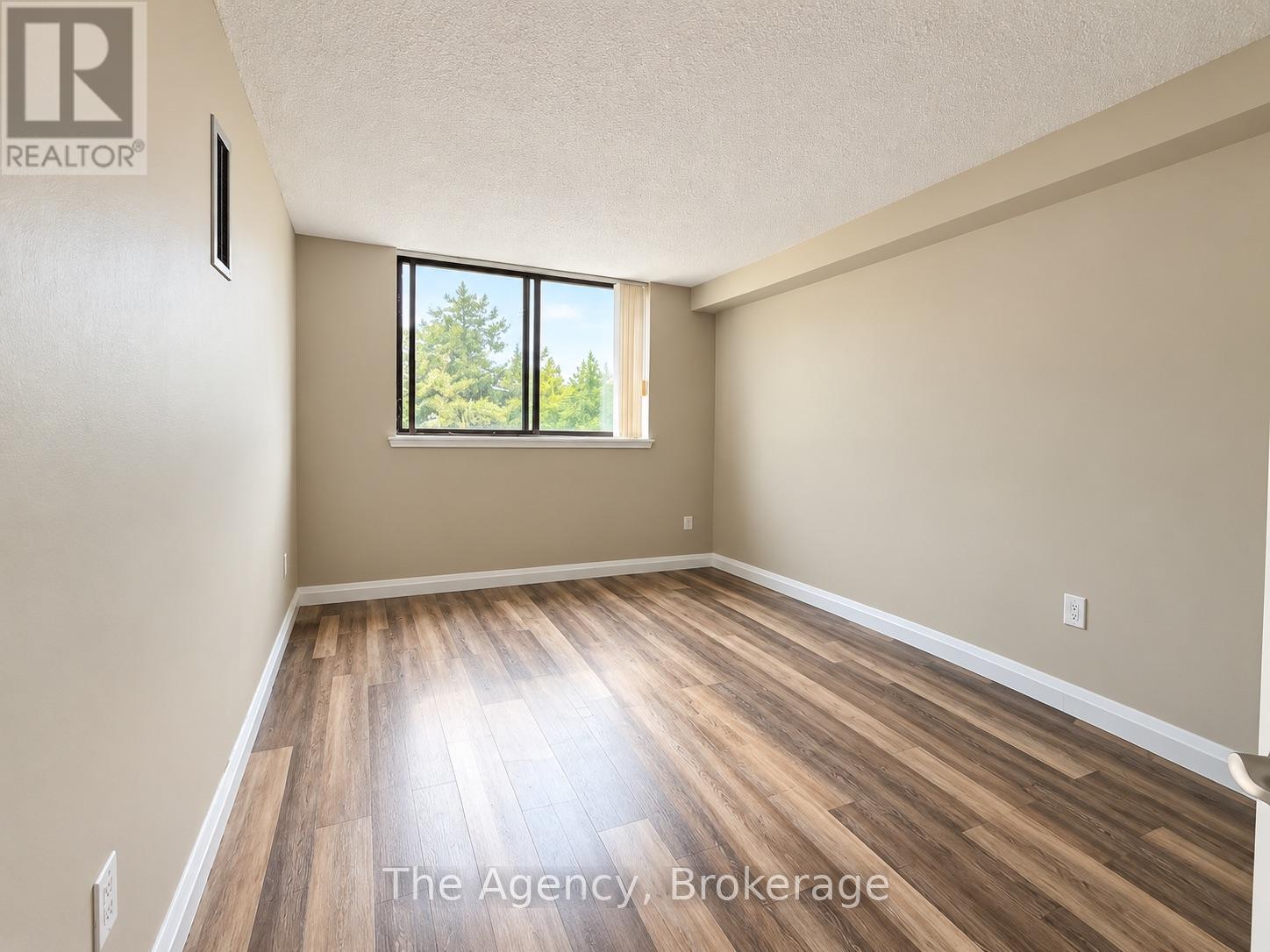 201 - 2200 Sherobee Road, Mississauga, Ontario  L5A 3Y3 - Photo 7 - W13871824