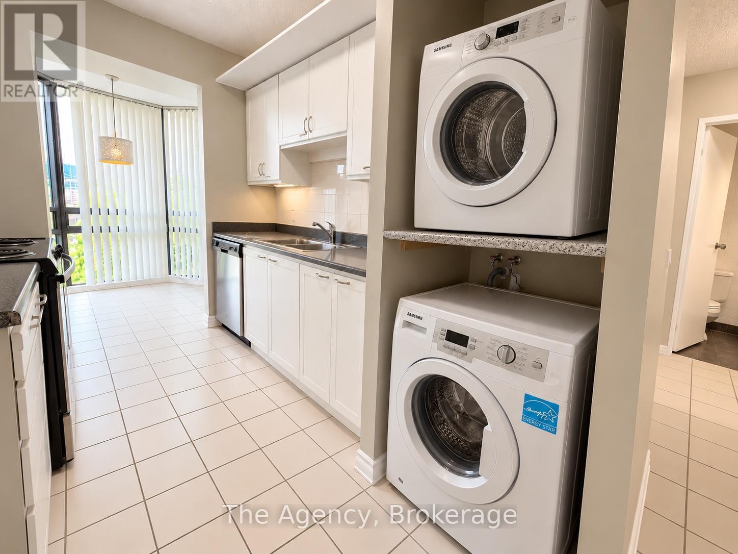 204 - 2200 Sherobee Road, Mississauga, Ontario  L5A 3Y3 - Photo 4 - W13871832