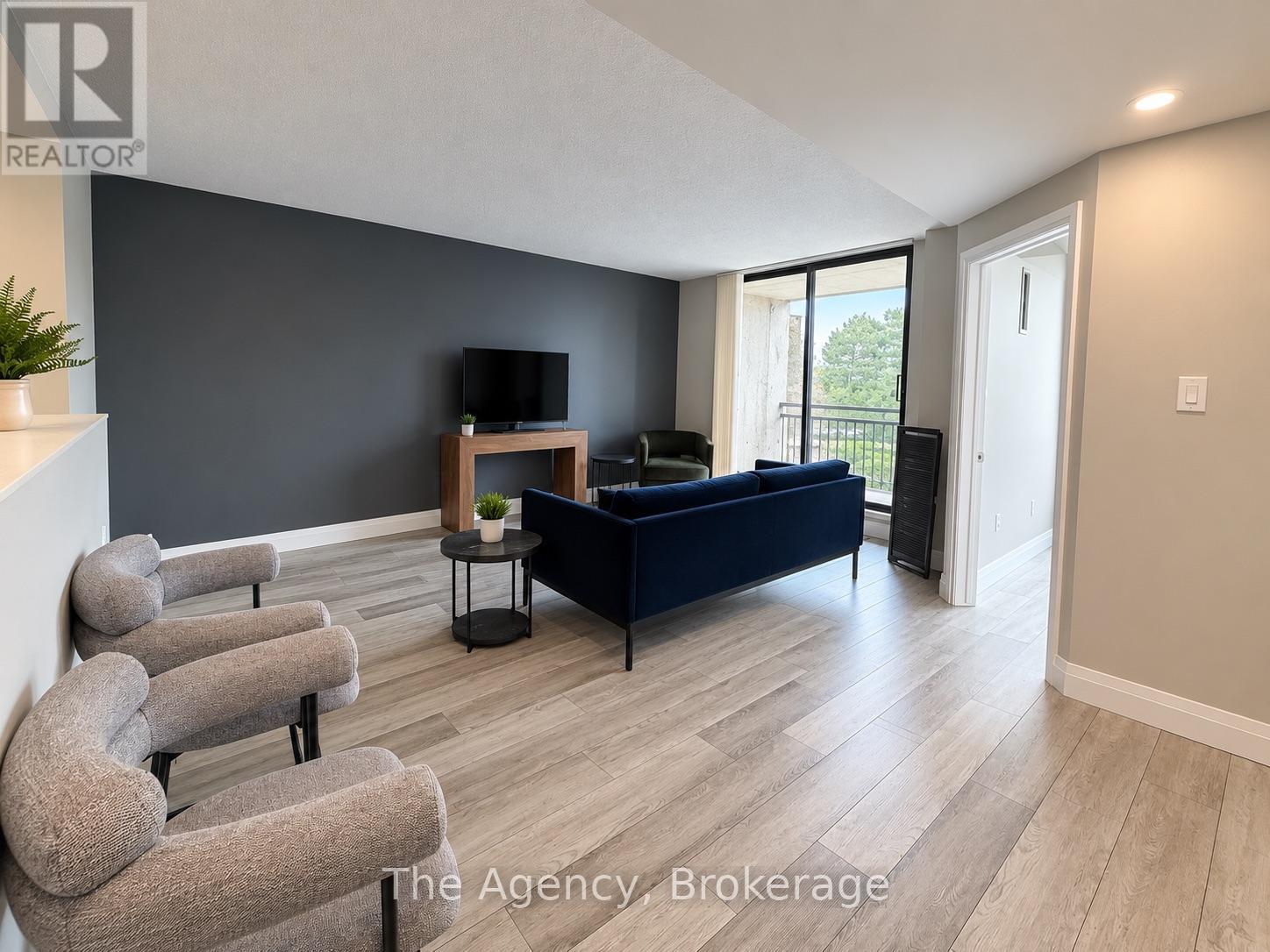 403 - 2200 Sherobee Road, Mississauga, Ontario  L5A 3Y3 - Photo 5 - W13871854