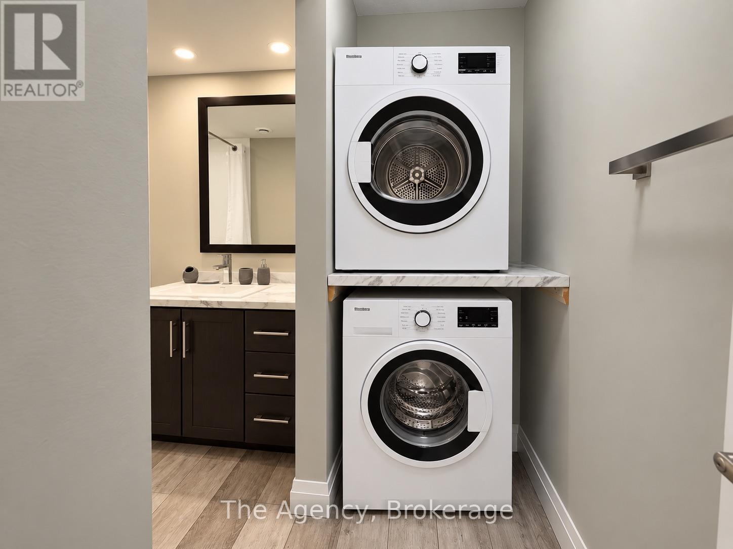 403 - 2200 Sherobee Road, Mississauga, Ontario  L5A 3Y3 - Photo 8 - W13871854