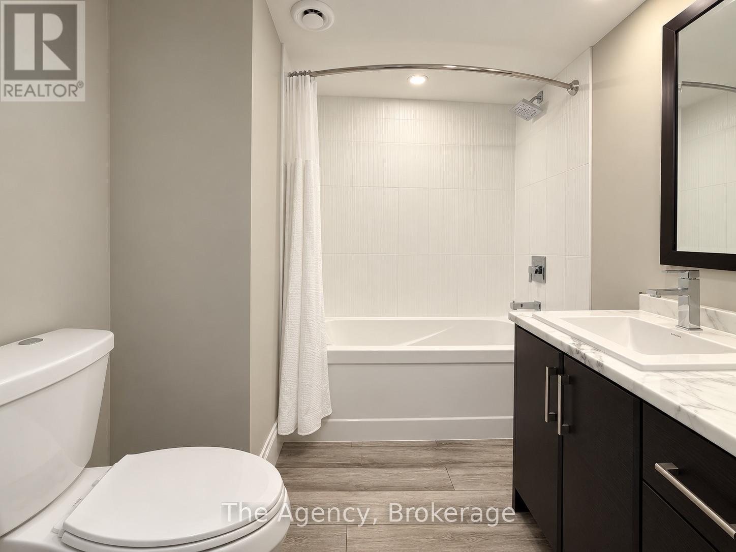 403 - 2200 Sherobee Road, Mississauga, Ontario  L5A 3Y3 - Photo 9 - W13871854