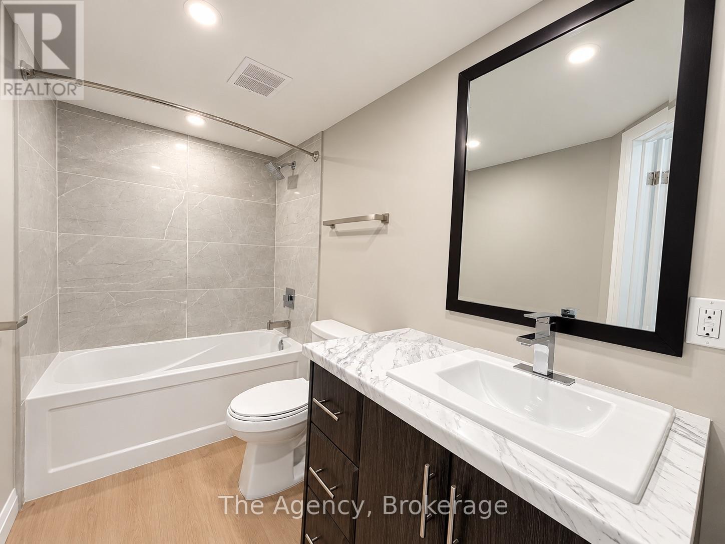810 - 2200 Sherobee Road, Mississauga, Ontario  L5A 3Y3 - Photo 11 - W13871864