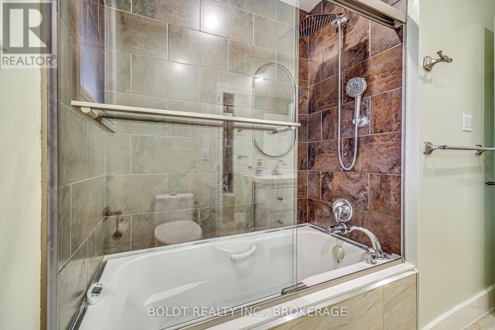 12 Bayshore Crescent, St. Catharines, Ontario  L2N 5Y4 - Photo 21 - X13872294