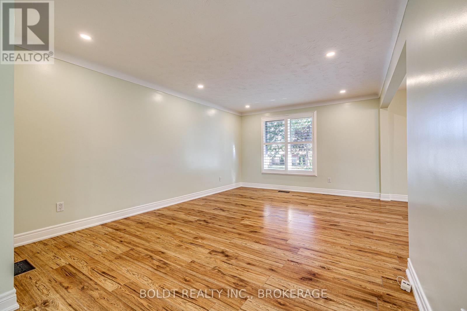 12 Bayshore Crescent, St. Catharines, Ontario  L2N 5Y4 - Photo 9 - X13872294