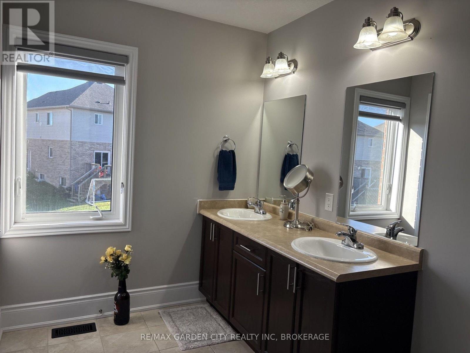 39 Sunset Way, Thorold, Ontario  L2V 0C7 - Photo 12 - X13872726