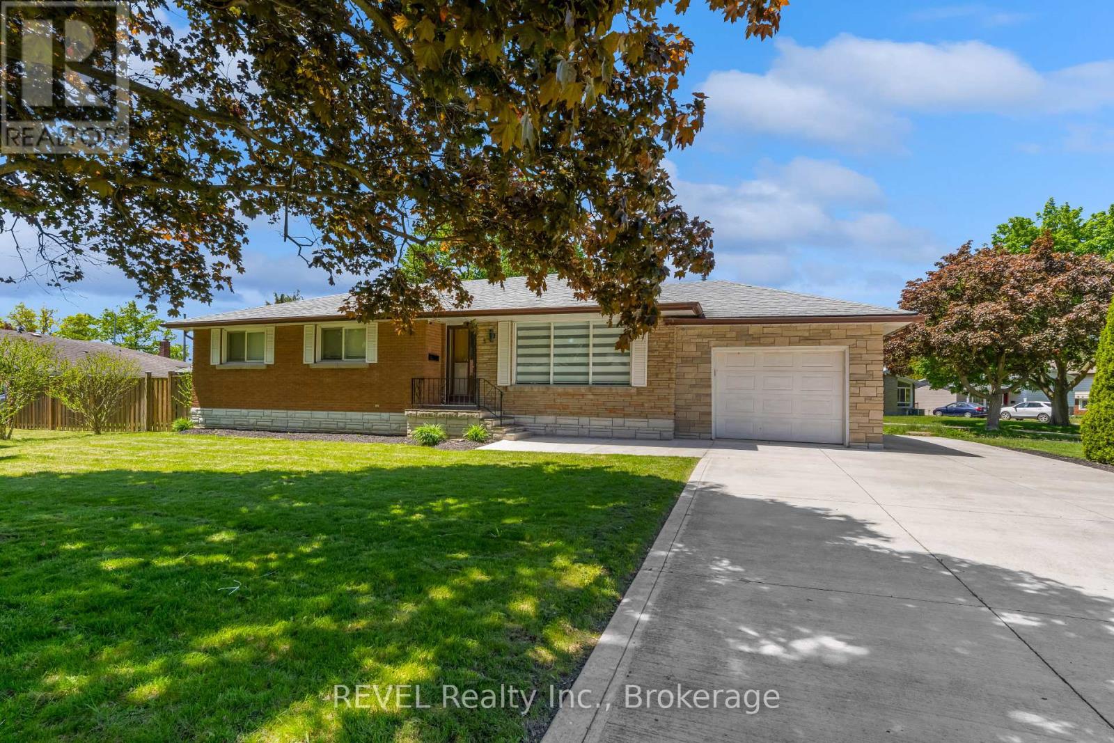 5 Armour Drive, Welland, Ontario  L3C 2N7 - Photo 2 - X13873320
