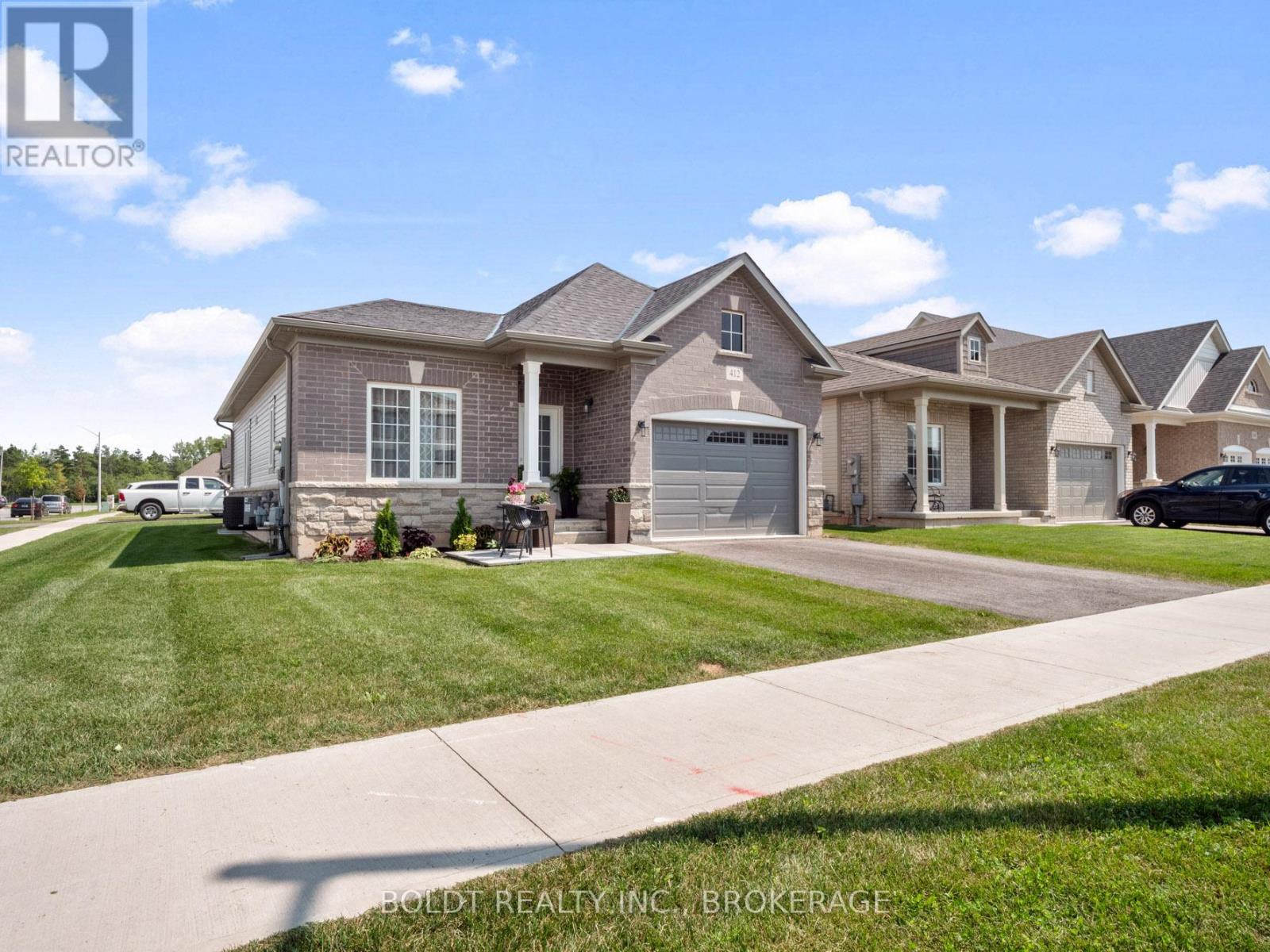 412 Hummel Crescent, Fort Erie, Ontario  L2A 0E8 - Photo 2 - X13873912
