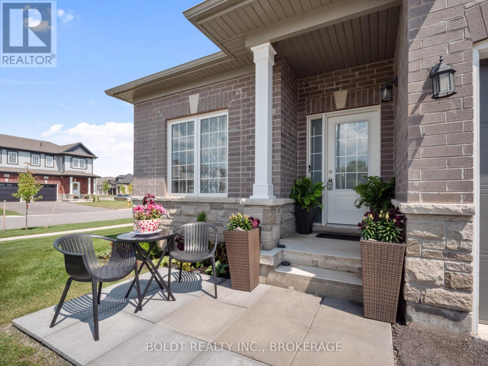 412 Hummel Crescent, Fort Erie, Ontario  L2A 0E8 - Photo 3 - X13873912