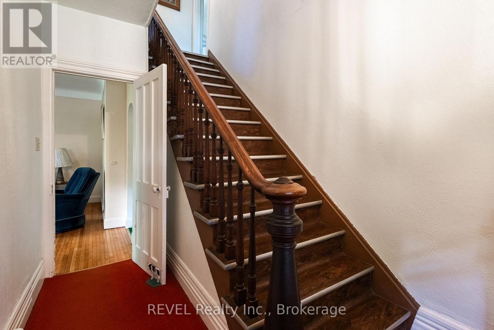 1629 Gregory Road, St. Catharines, Ontario  L2R 6P9 - Photo 11 - X13874918