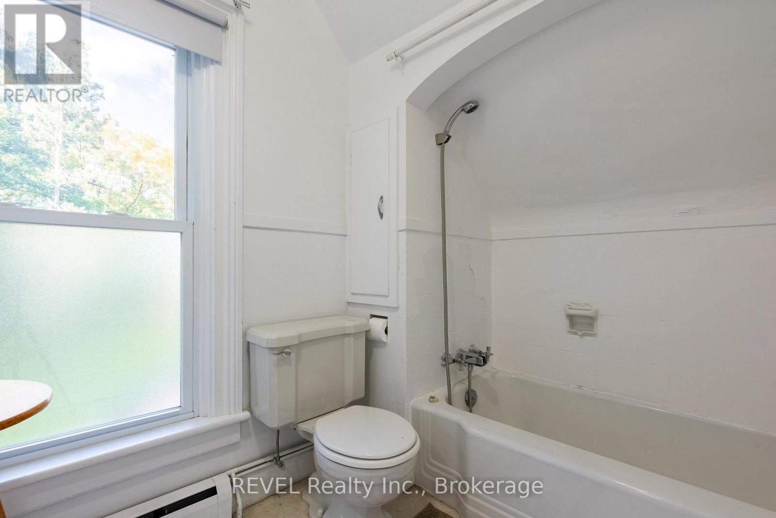 1629 Gregory Road, St. Catharines, Ontario  L2R 6P9 - Photo 18 - X13874918