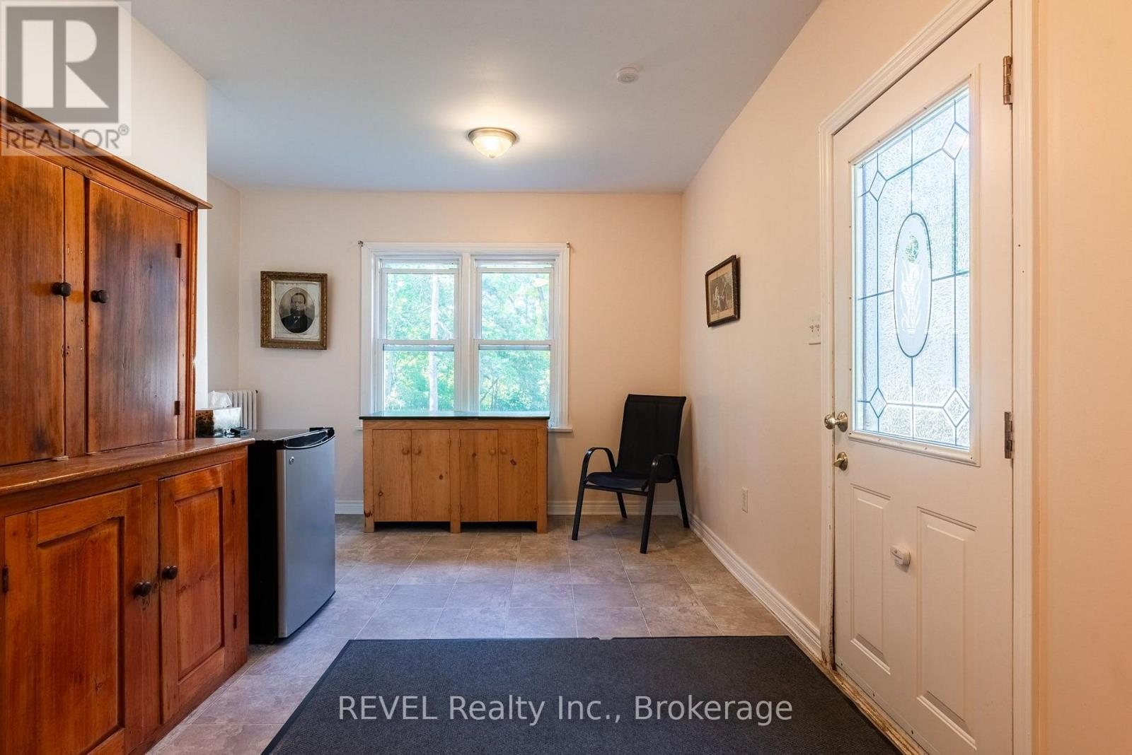 1629 Gregory Road, St. Catharines, Ontario  L2R 6P9 - Photo 4 - X13874918
