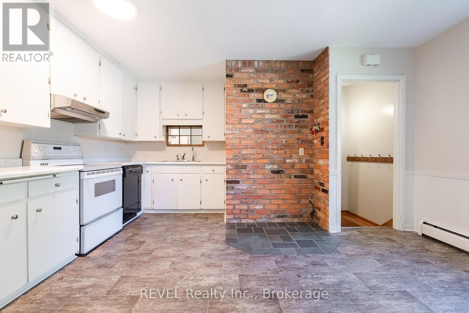 1629 Gregory Road, St. Catharines, Ontario  L2R 6P9 - Photo 5 - X13874918