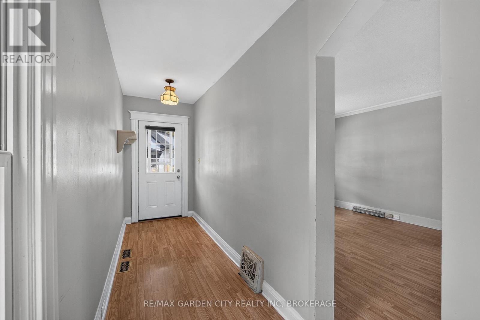 118 Lowell Avenue, St. Catharines, Ontario  L2R 2E2 - Photo 3 - X13875700