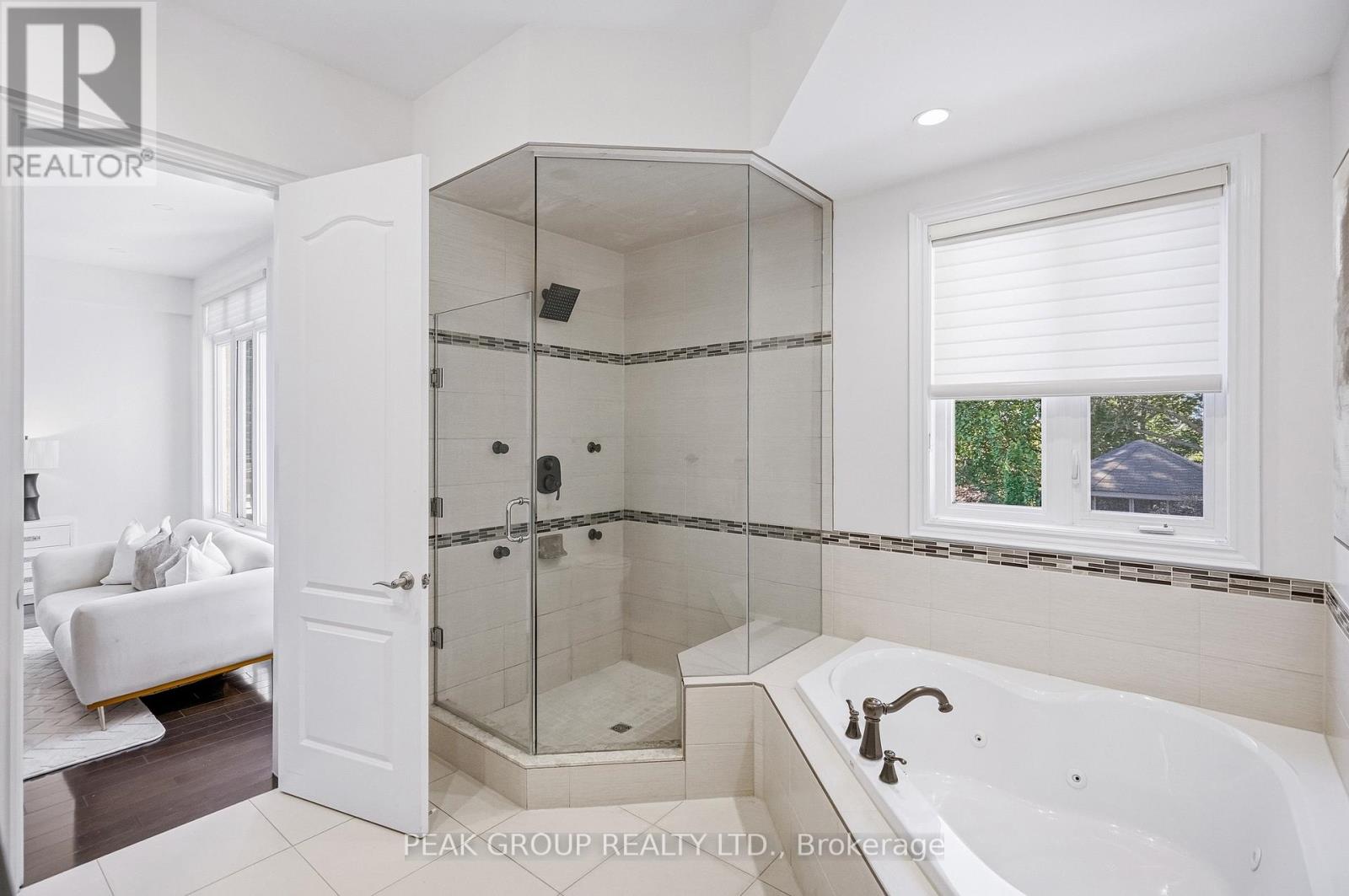 492 Rougemount Drive, Pickering, Ontario  L1W 2B9 - Photo 27 - E13875868