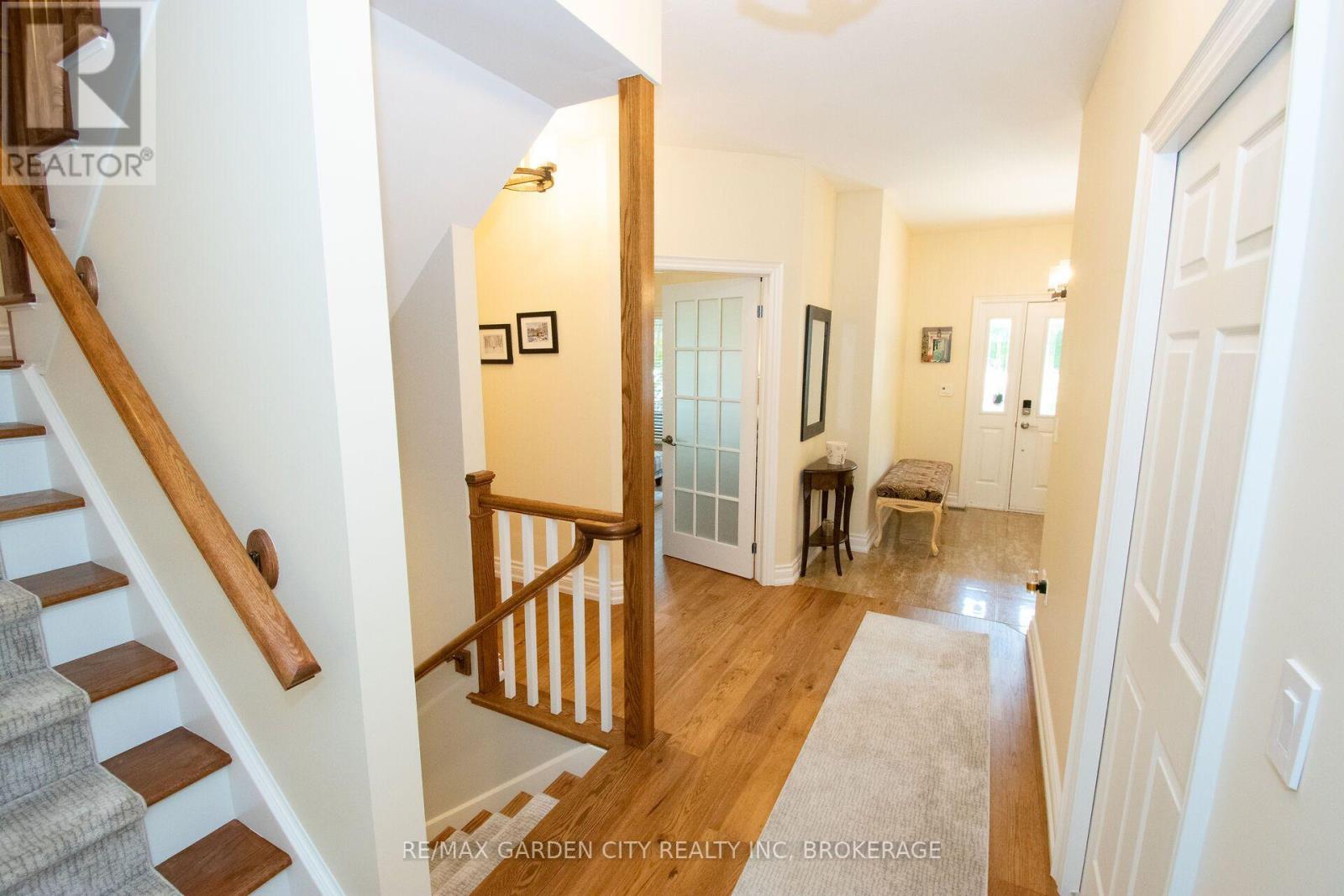 12 Power Glen Road, St. Catharines, Ontario  L2R 0E5 - Photo 8 - X13876322