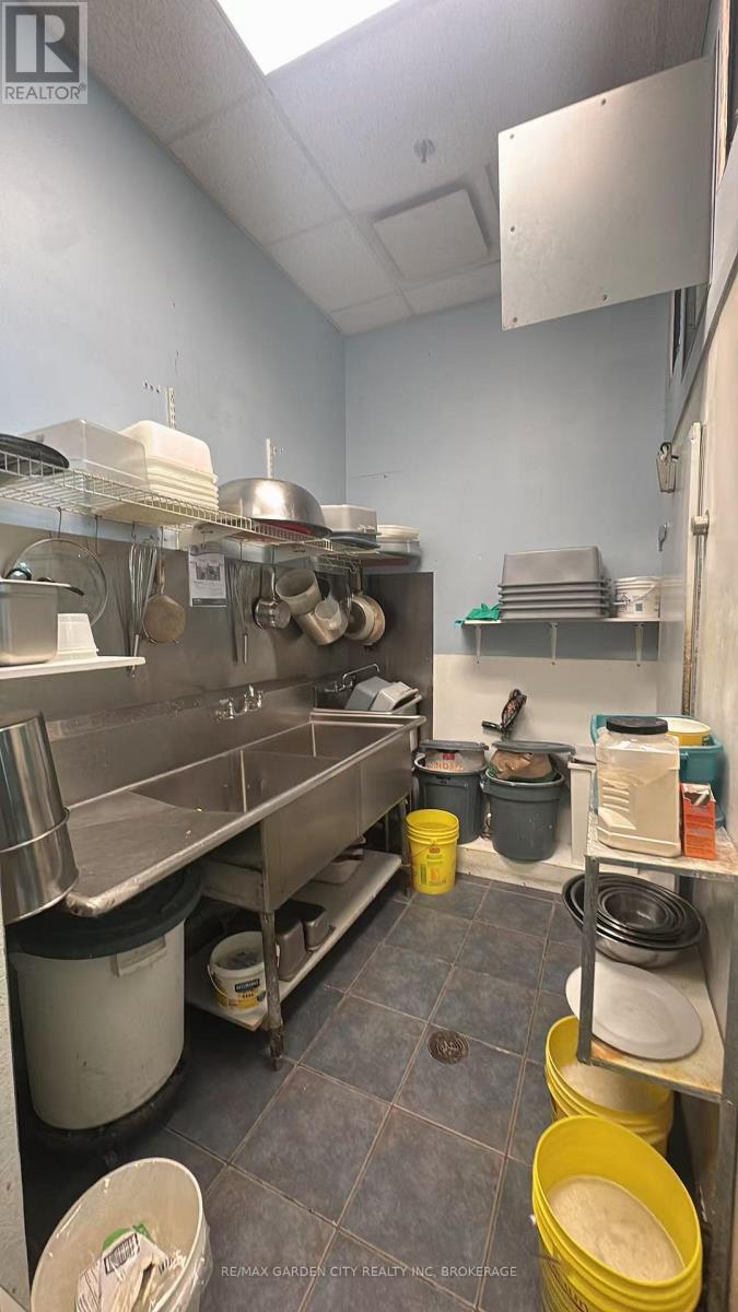 205 - 3714 Portage Road, Niagara Falls, Ontario  L2J 2K9 - Photo 12 - X13876804