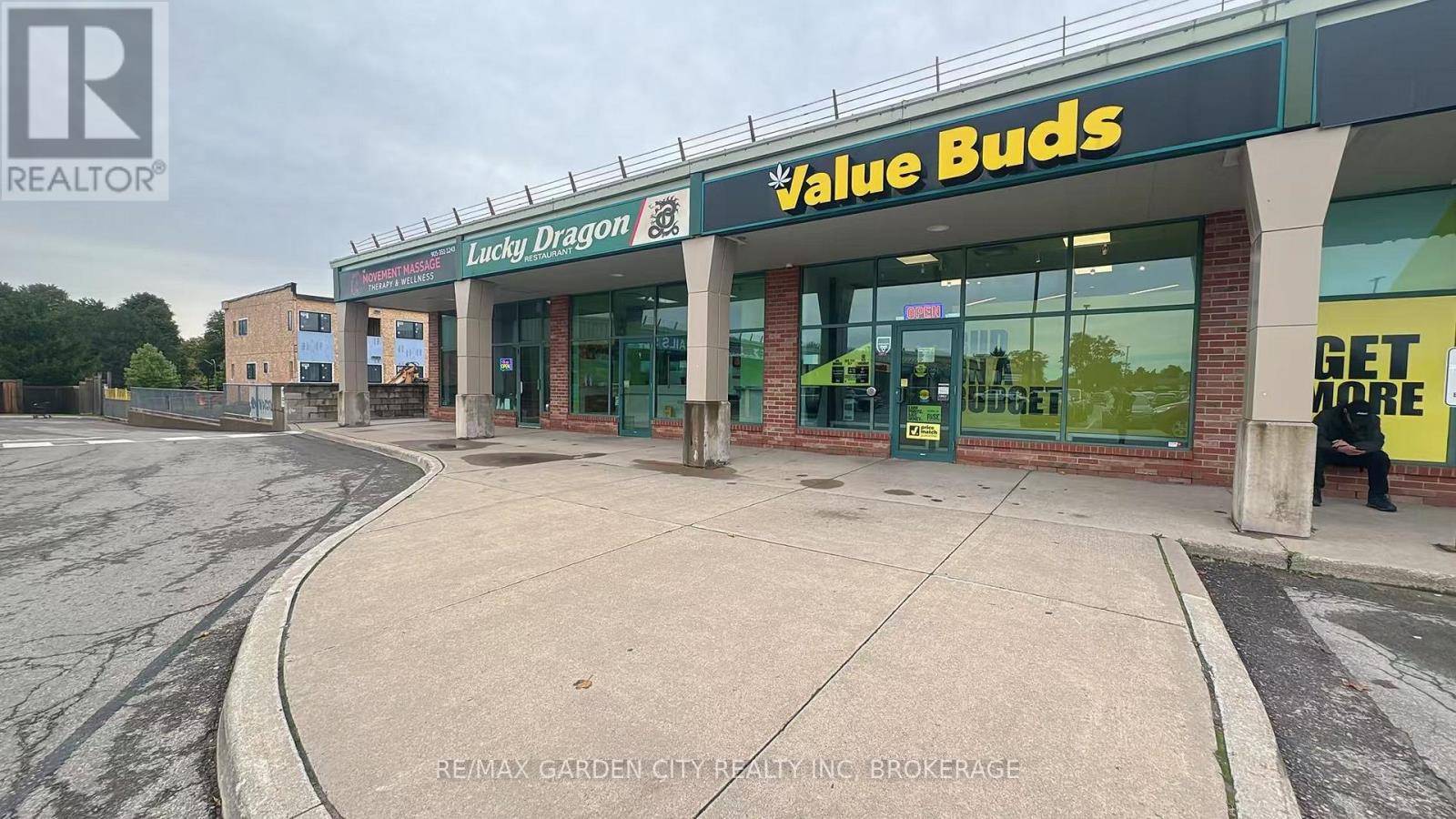 205 - 3714 Portage Road, Niagara Falls, Ontario  L2J 2K9 - Photo 2 - X13876804