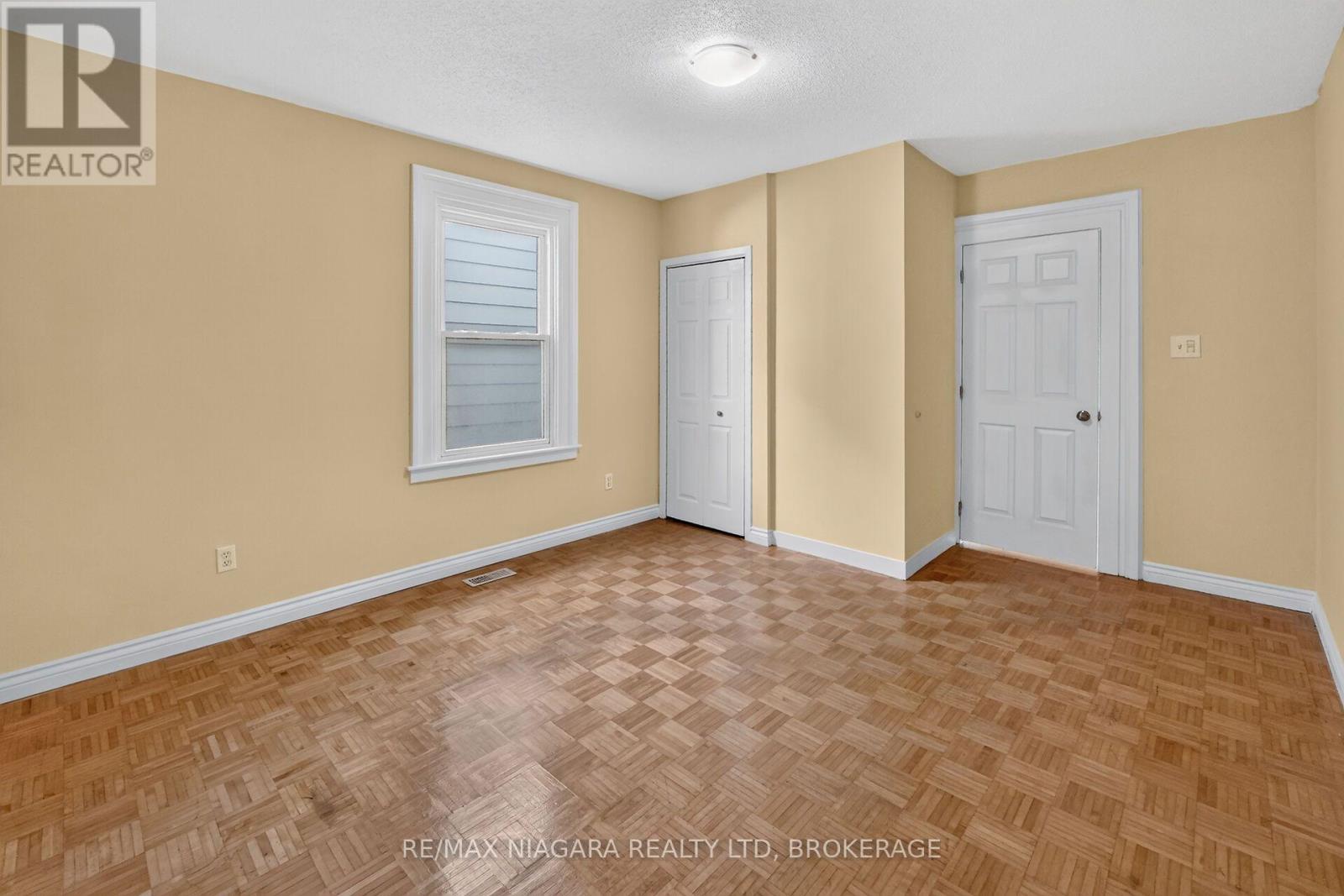 15 Adelaide Street, Grimsby, Ontario  L3M 1X2 - Photo 11 - X13877112