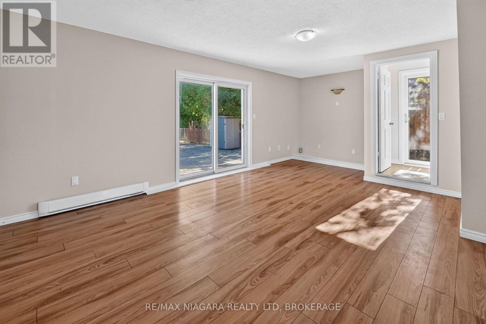 15 Adelaide Street, Grimsby, Ontario  L3M 1X2 - Photo 17 - X13877112