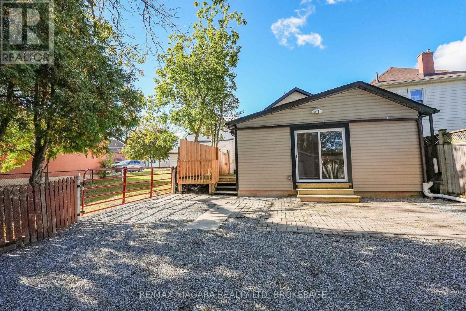 15 Adelaide Street, Grimsby, Ontario  L3M 1X2 - Photo 23 - X13877112