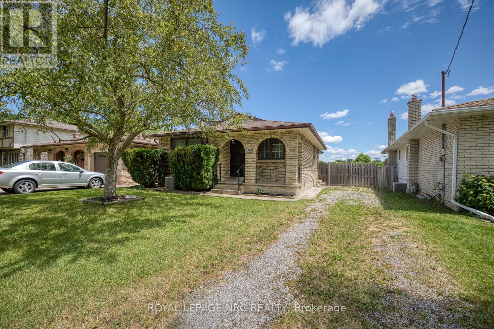 105 Hillview Road, St. Catharines, Ontario  L2S 1S8 - Photo 2 - X13878292