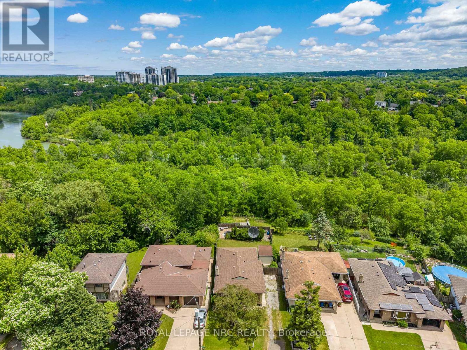 105 Hillview Road, St. Catharines, Ontario  L2S 1S8 - Photo 3 - X13878292