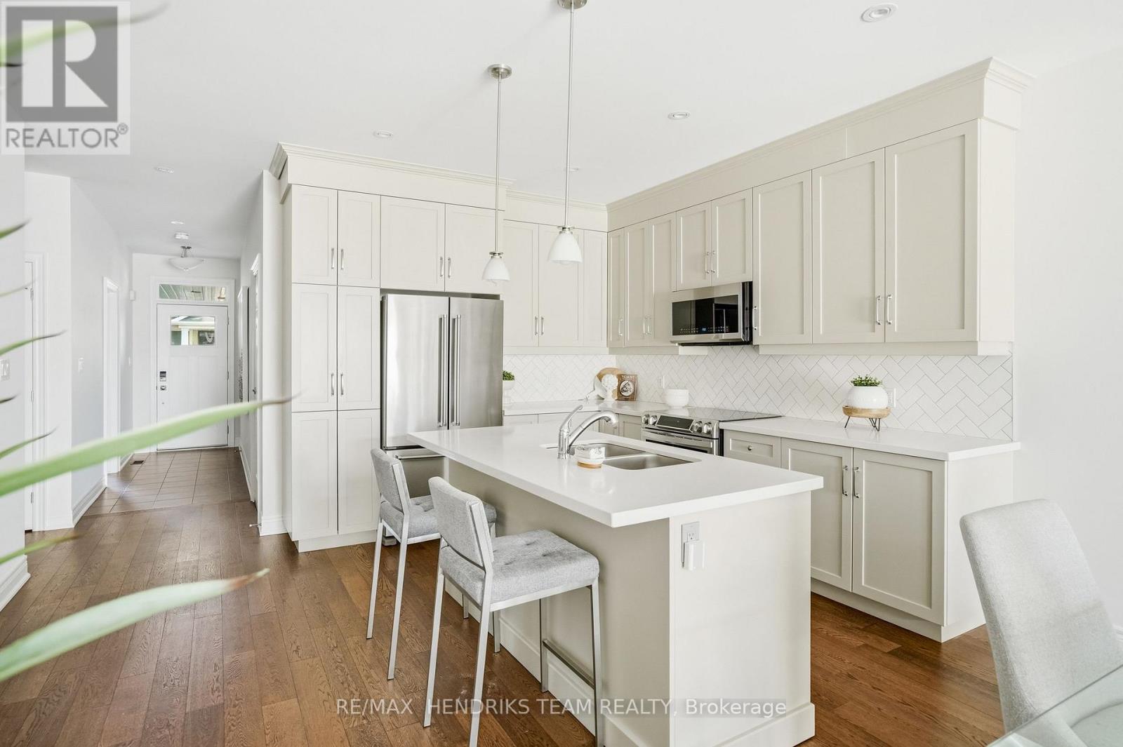 13 Turbinia Court, Grimsby, Ontario  L3M 0H8 - Photo 12 - X13878786