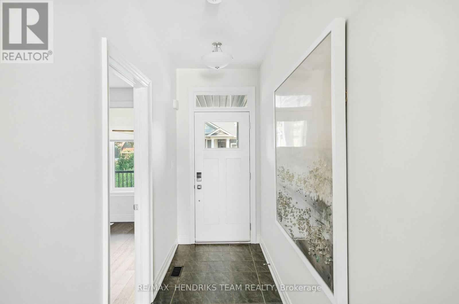 13 Turbinia Court, Grimsby, Ontario  L3M 0H8 - Photo 4 - X13878786