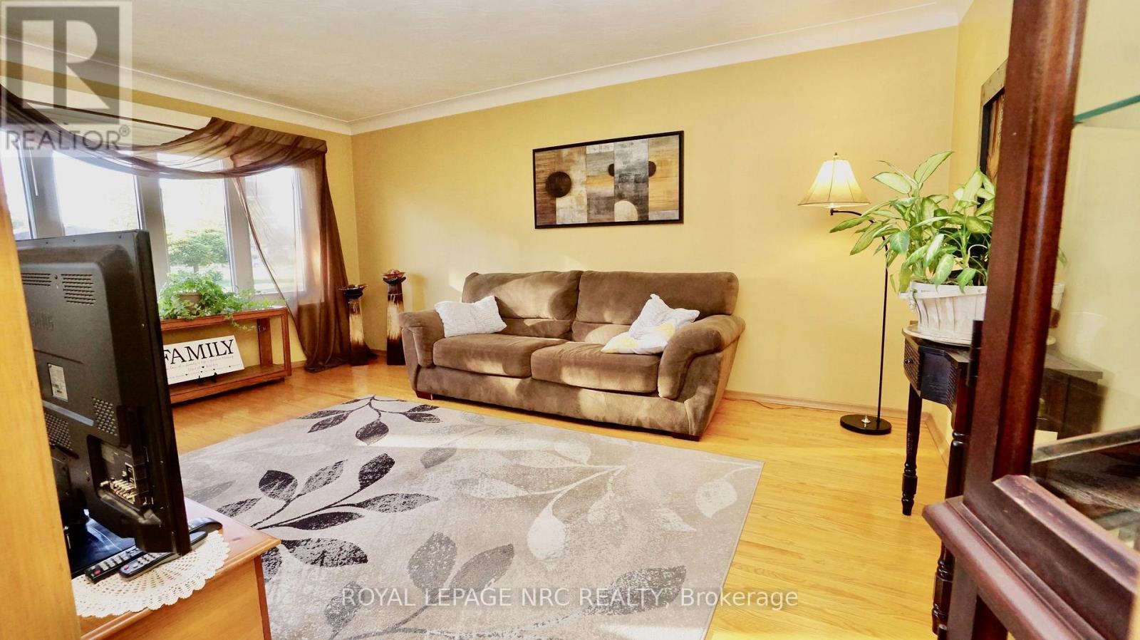 7030 Whitman Avenue, Niagara Falls, Ontario  L2G 5B6 - Photo 7 - X13878914
