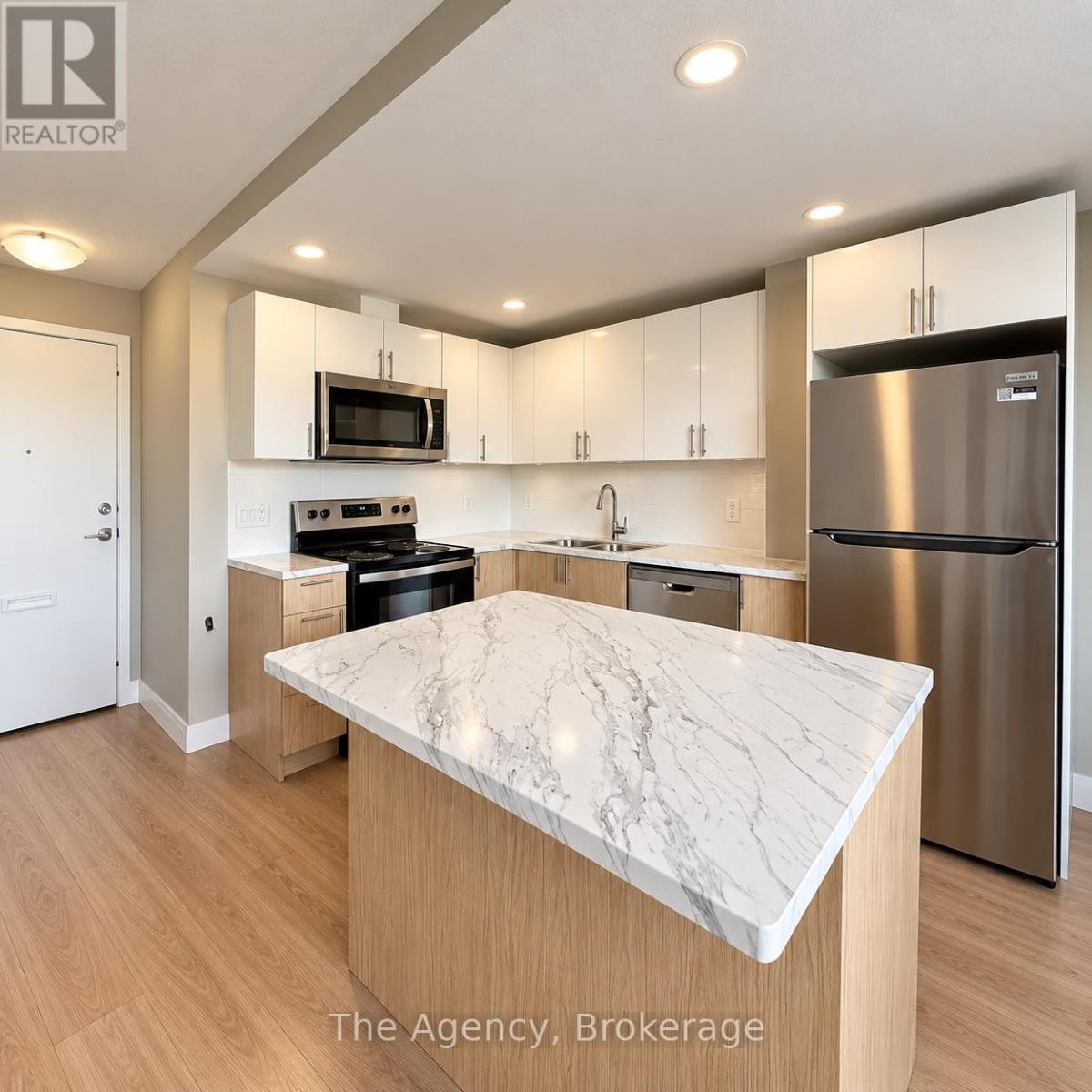 305 - 45 Paisley Boulevard W, Mississauga, Ontario  L5B 1E4 - Photo 8 - W13879592