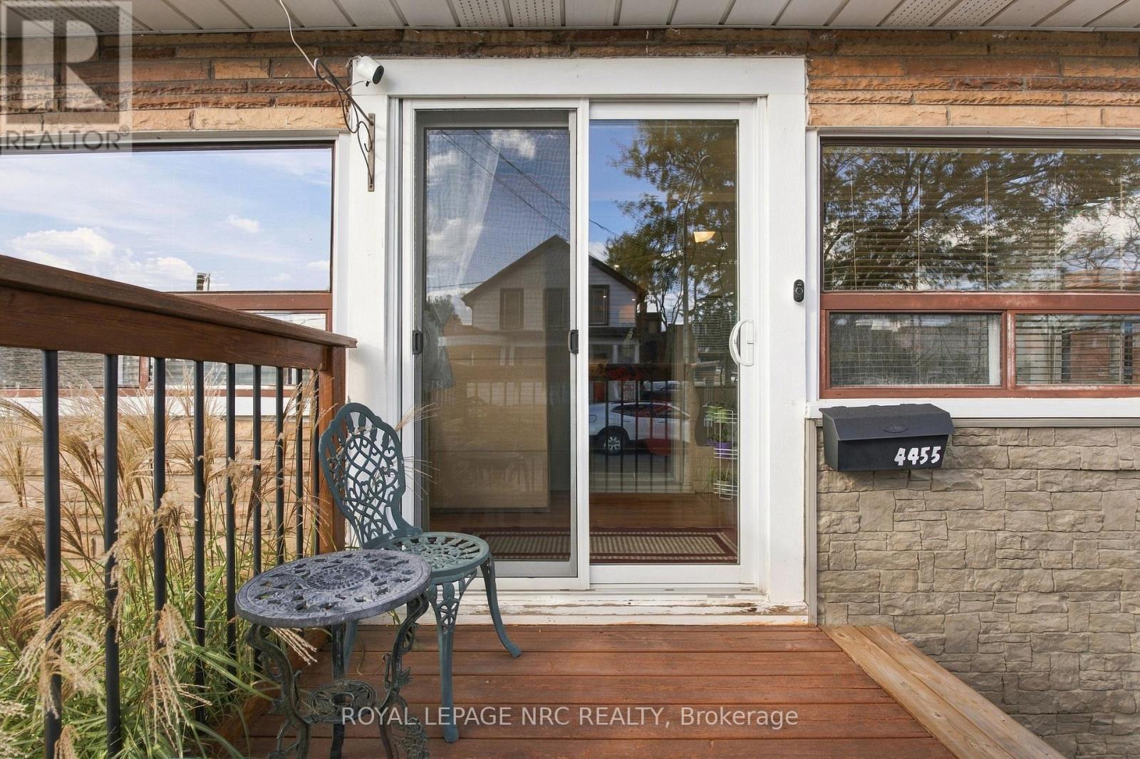 4455 Park Street E, Niagara Falls, Ontario  L2E 2P4 - Photo 3 - X13879664