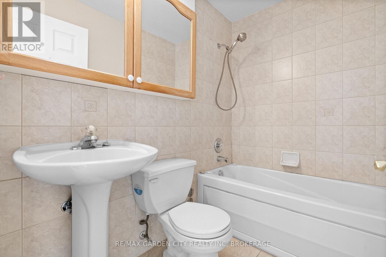 211 - 264 Oakdale Avenue, St. Catharines, Ontario  L2P 2K4 - Photo 22 - X13880694