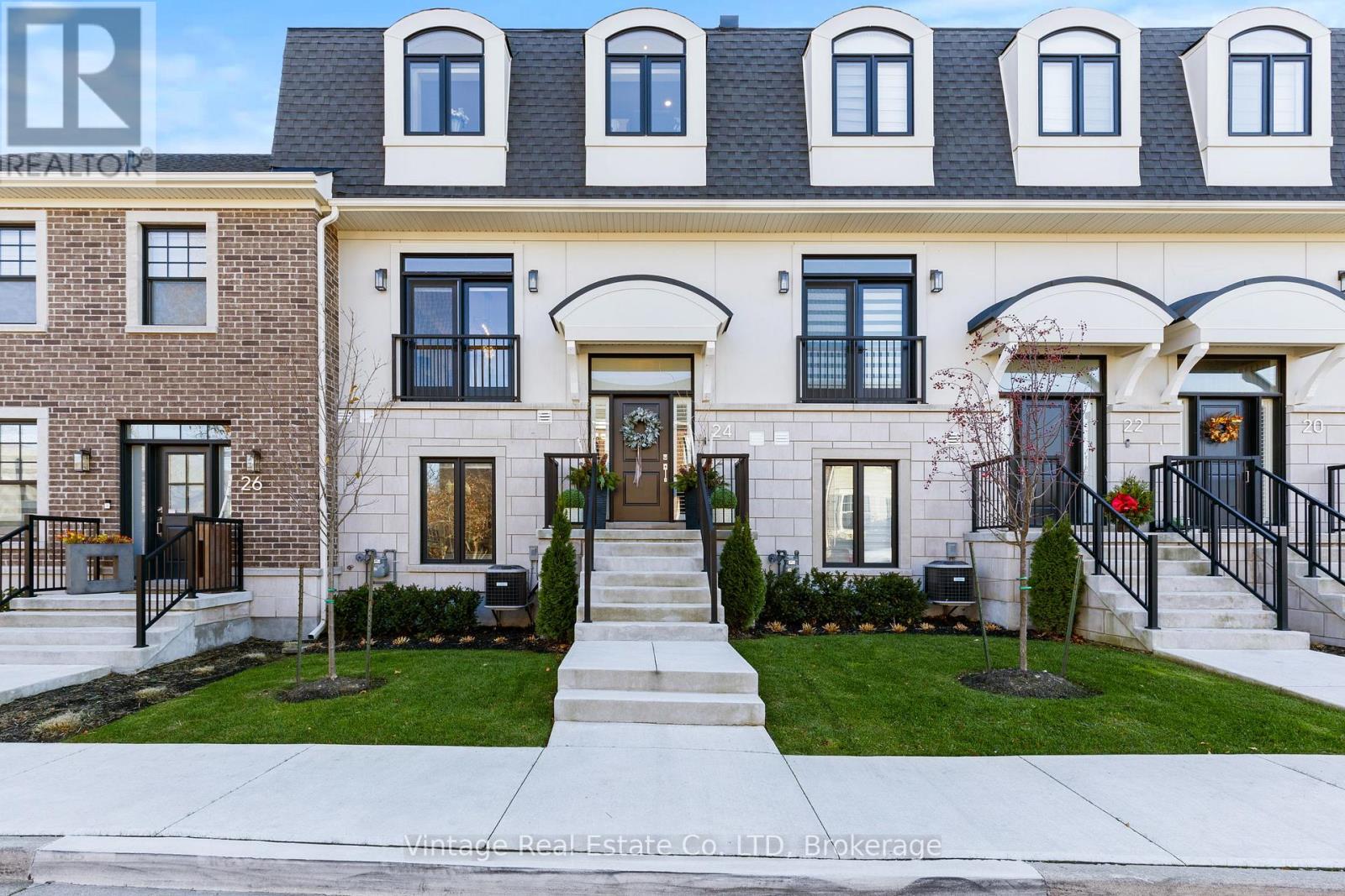 24 WILLOW BANK COMMON, St. Catharines, Ontario