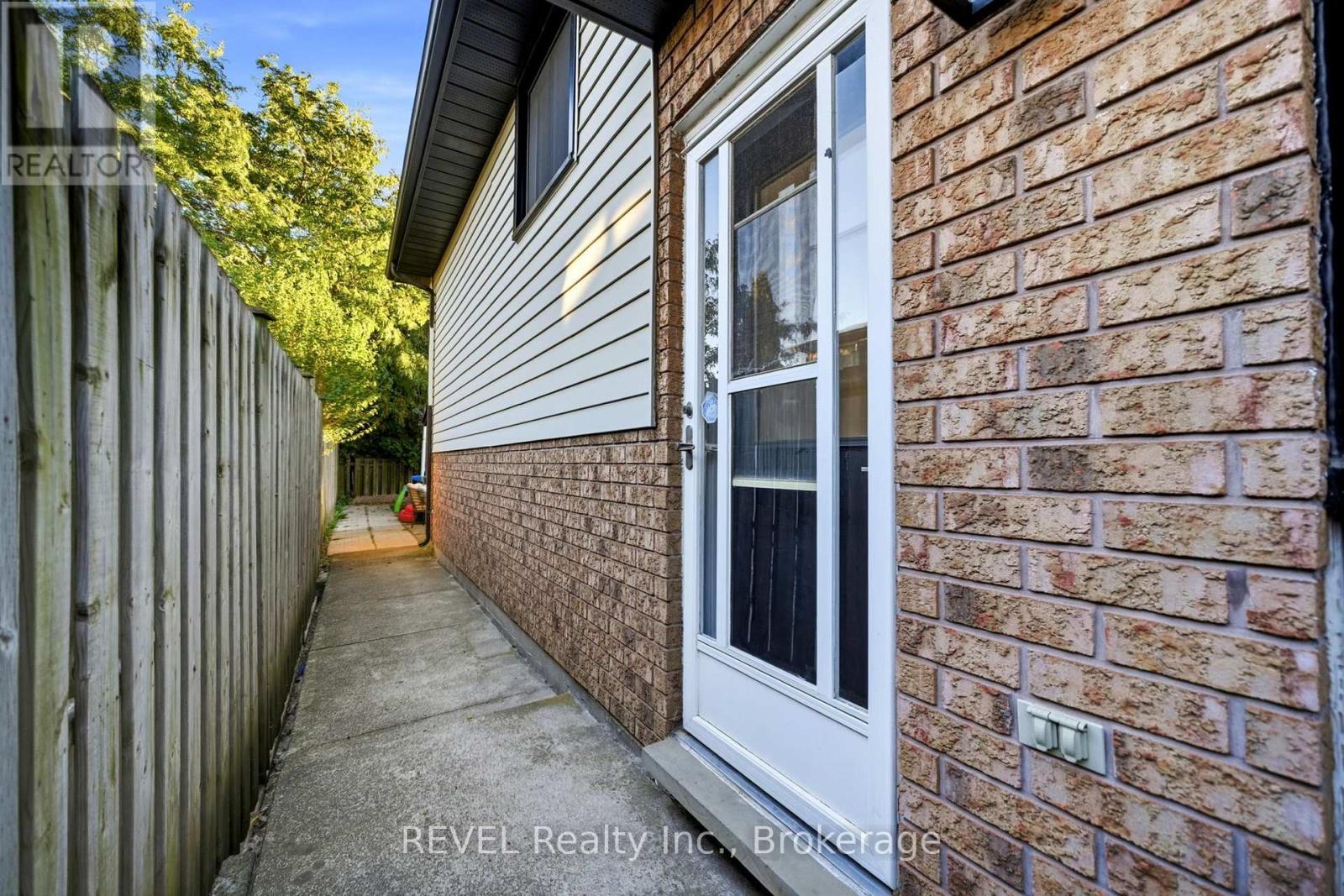 3370 Cardinal Drive, Niagara Falls, Ontario  L2H 3A6 - Photo 5 - X13881180