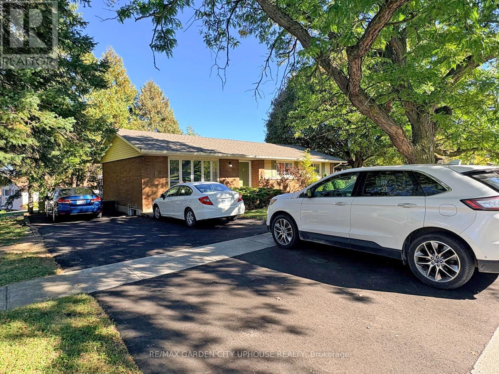 2 TREEVIEW PLACE, St. Catharines, Ontario